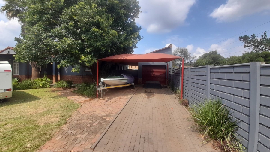 3 Bedroom Property for Sale in Ifafi North West